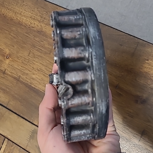 Ashtray made from metal - Picture 2 of 3